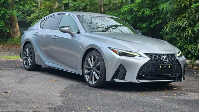 Lexus Is300