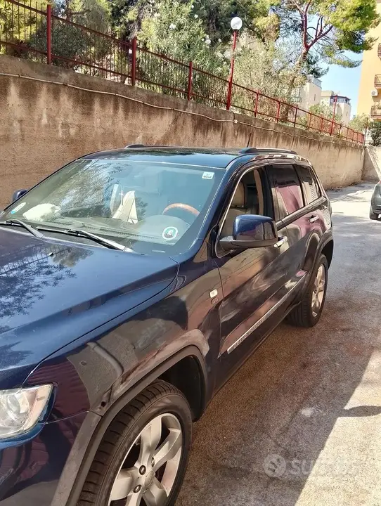 Jeep Grand Cherokee 2011 photo 4