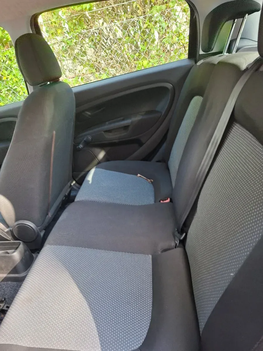 Fiat Punto 2010 photo 2