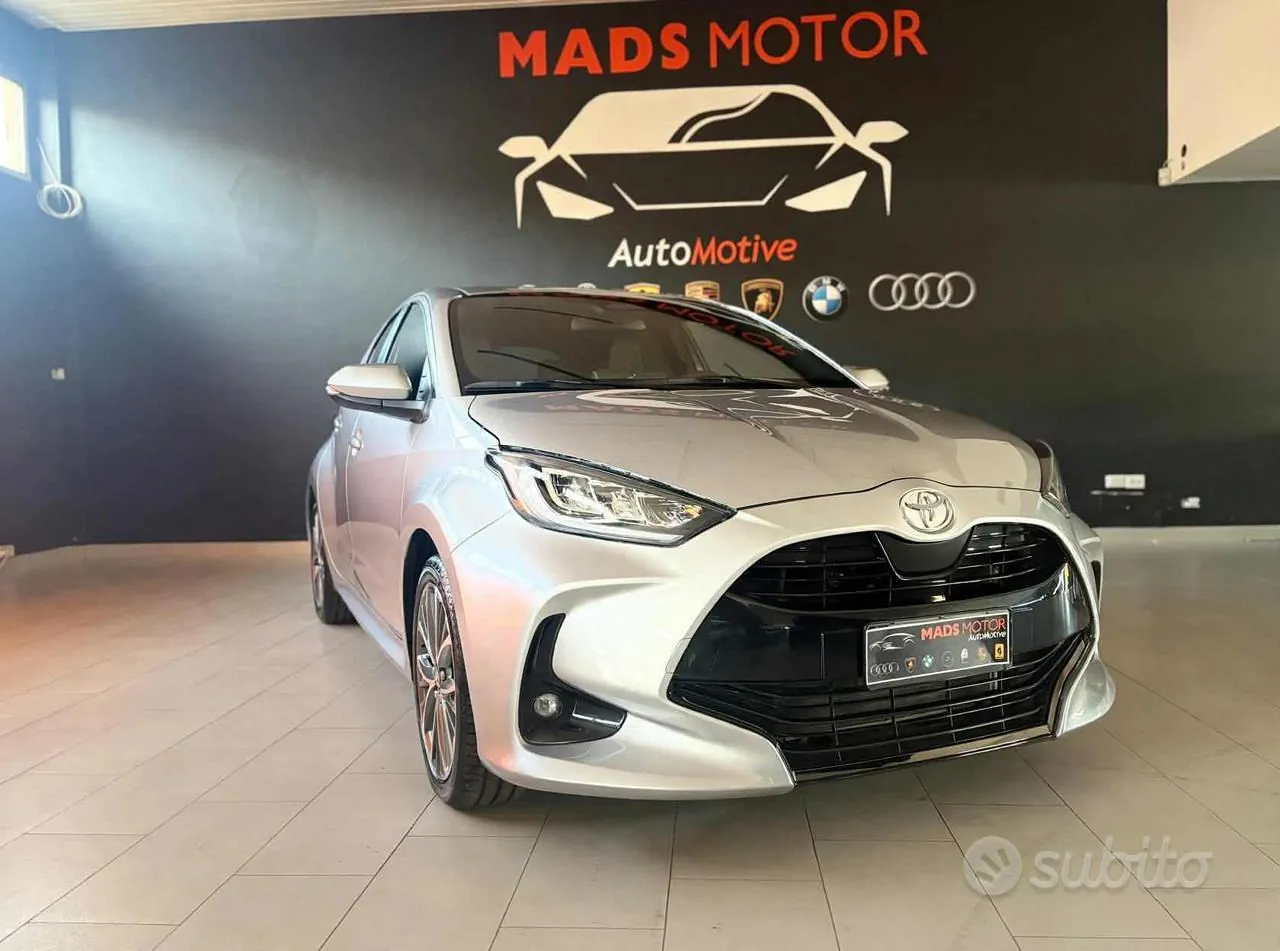 Toyota Yaris 2024 photo 2