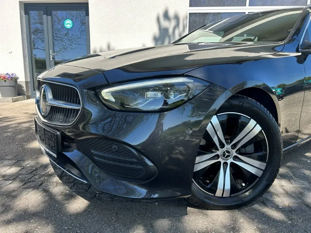 Mercedes-Benz C-Class 2023 photo 3