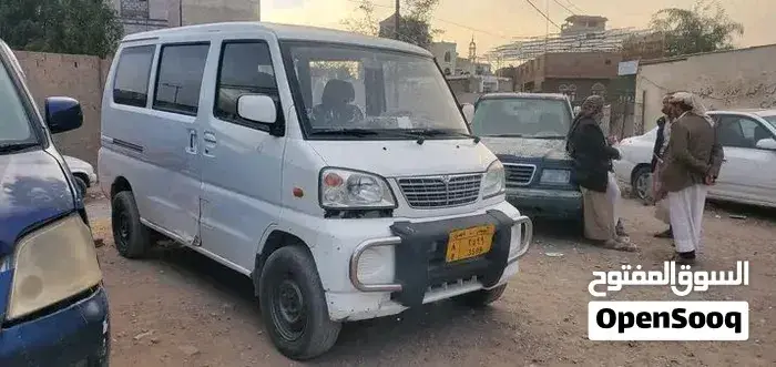 Toyota Bus - Van