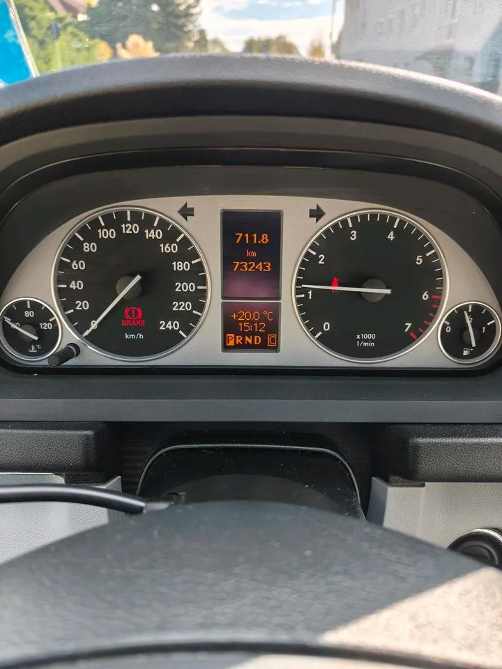 Mercedes-Benz B 200