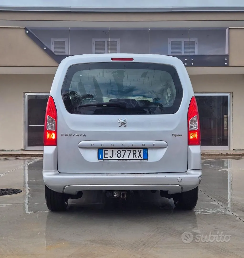 Peugeot Partner 2011 photo 4