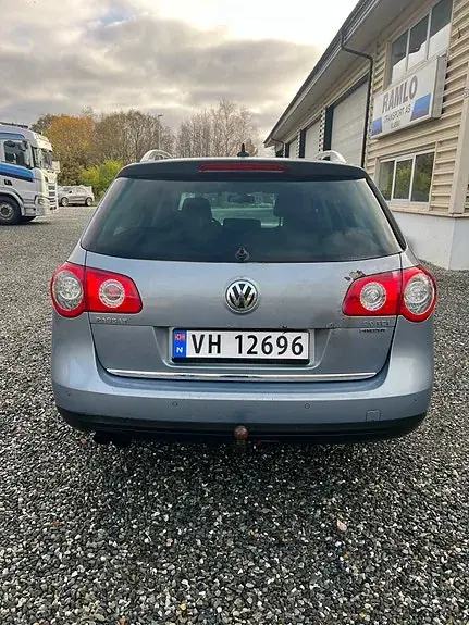 Volkswagen Passat 2009 photo 4