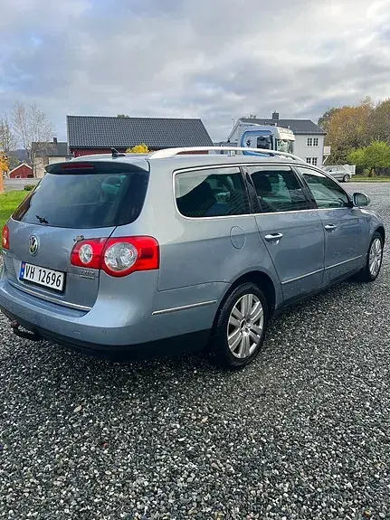 Volkswagen Passat 2009 photo 3