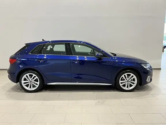 Audi A3 2023 photo 3