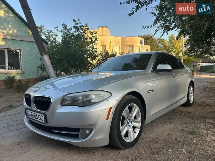 BMW 5 Series 2012 photo 4