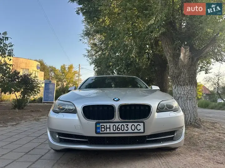 BMW 5 Series 2012 photo 3