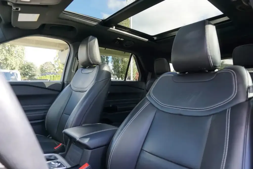 Ford Explorer 2022 photo 4