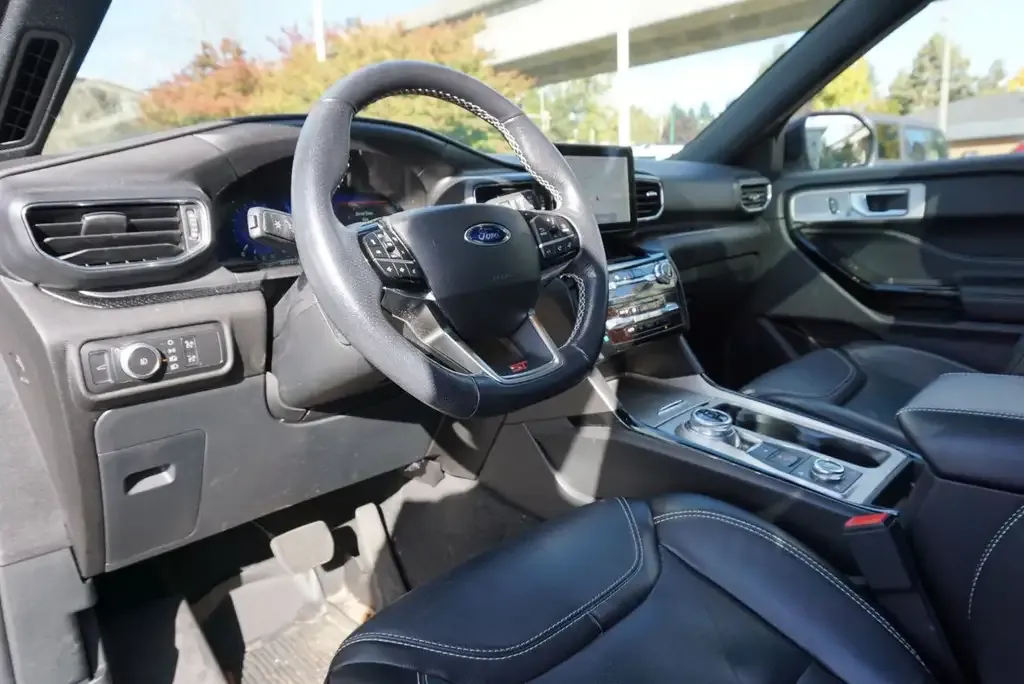 Ford Explorer 2022 photo 3