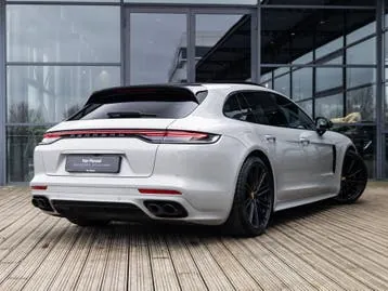 Porsche Panamera 2023 photo 2