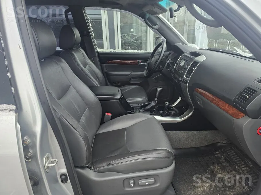 Toyota Land Cruiser 2004 photo 4