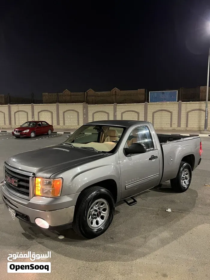 GMC Sierra 2012 photo 2