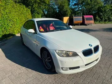 BMW 320D 2006 photo 2