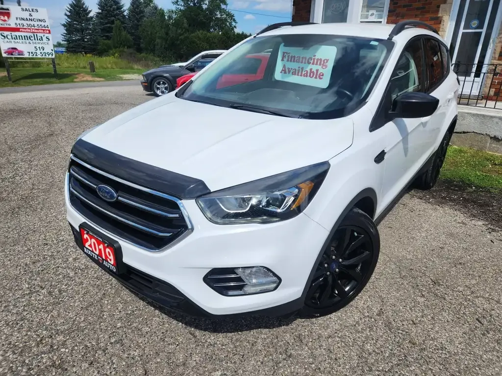 Ford Escape 2019 photo 2