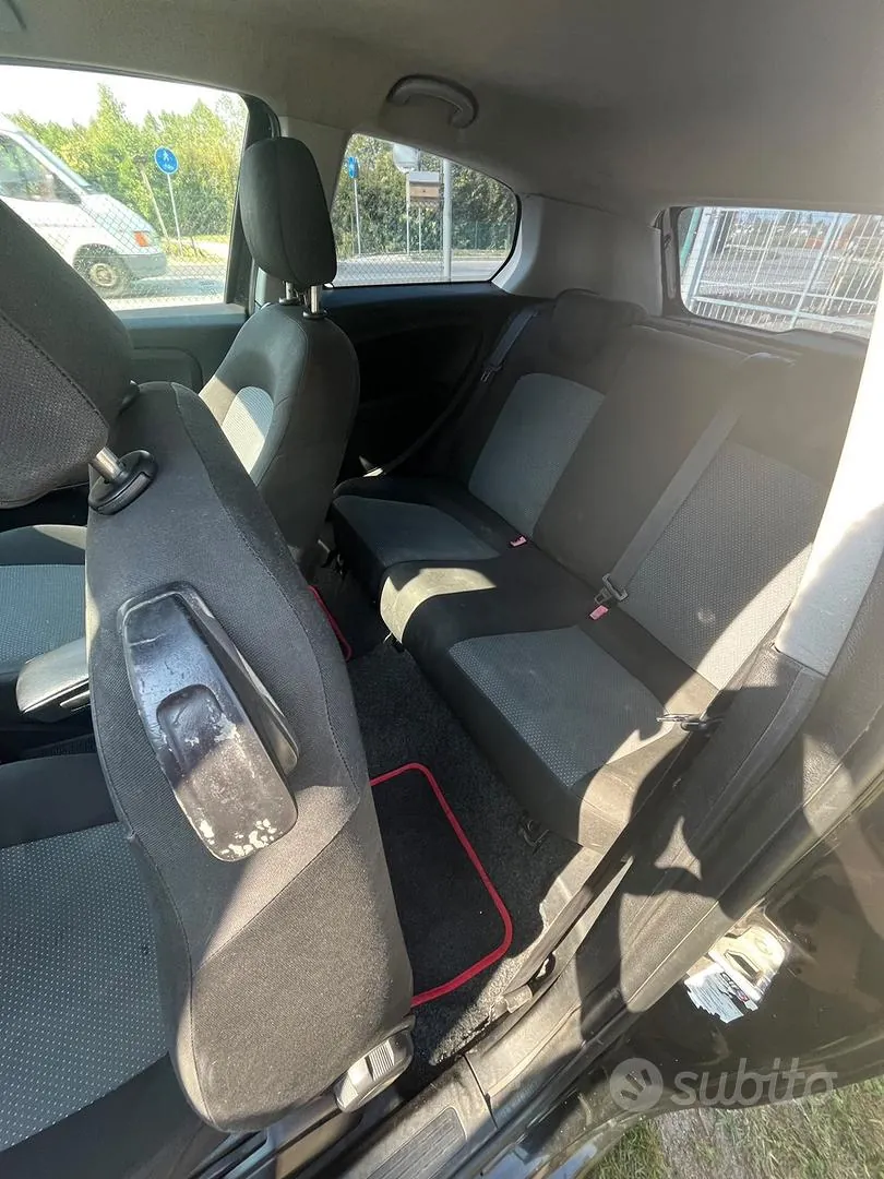 Fiat Grande Punto 2009 photo 5