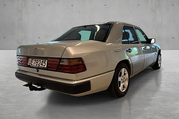 Mercedes-Benz 300 D 1993 photo 3
