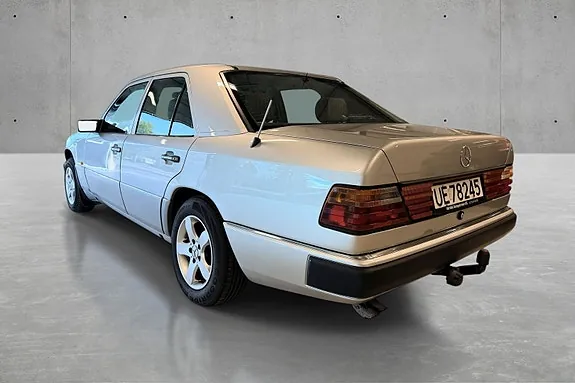 Mercedes-Benz 300 D 1993 photo 5