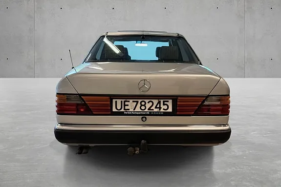 Mercedes-Benz 300 D 1993 photo 4