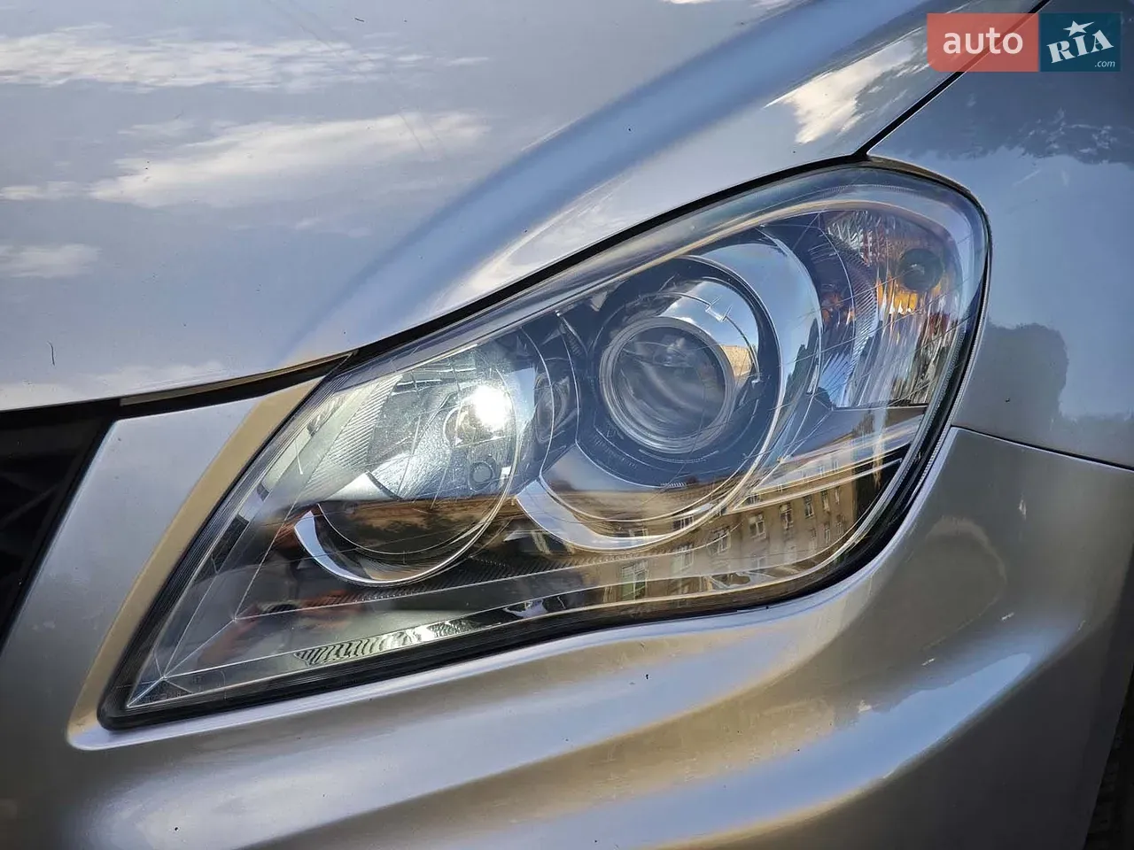 Suzuki Kizashi 2011 photo 5