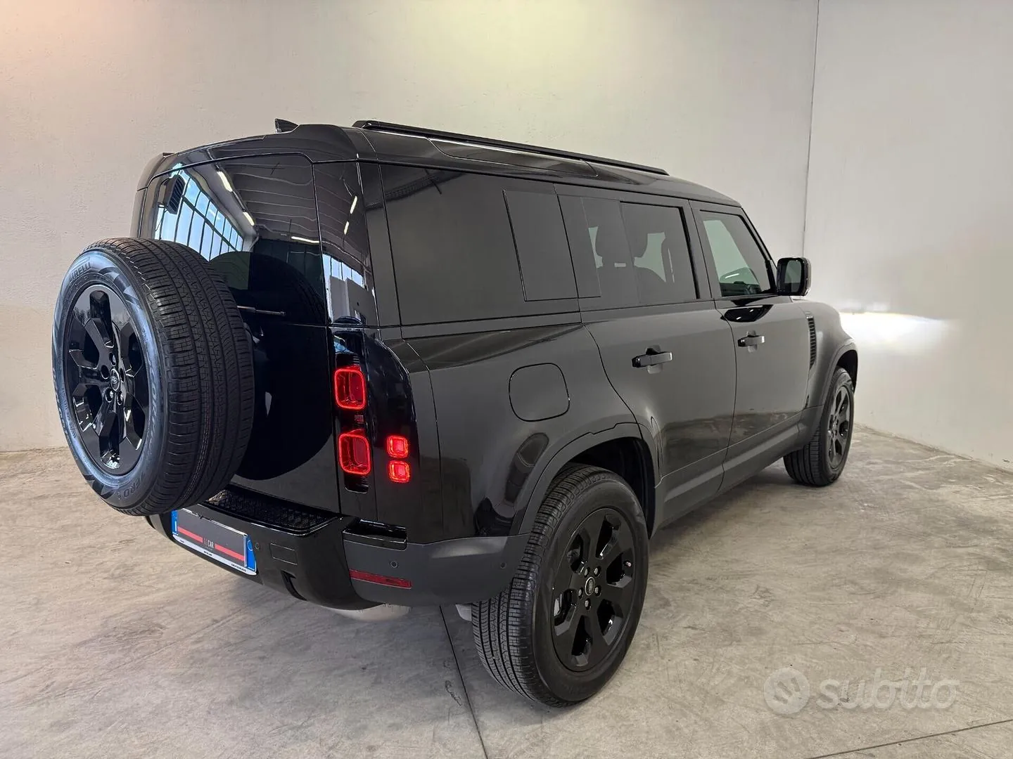 Land Rover Defender 2025 photo 5