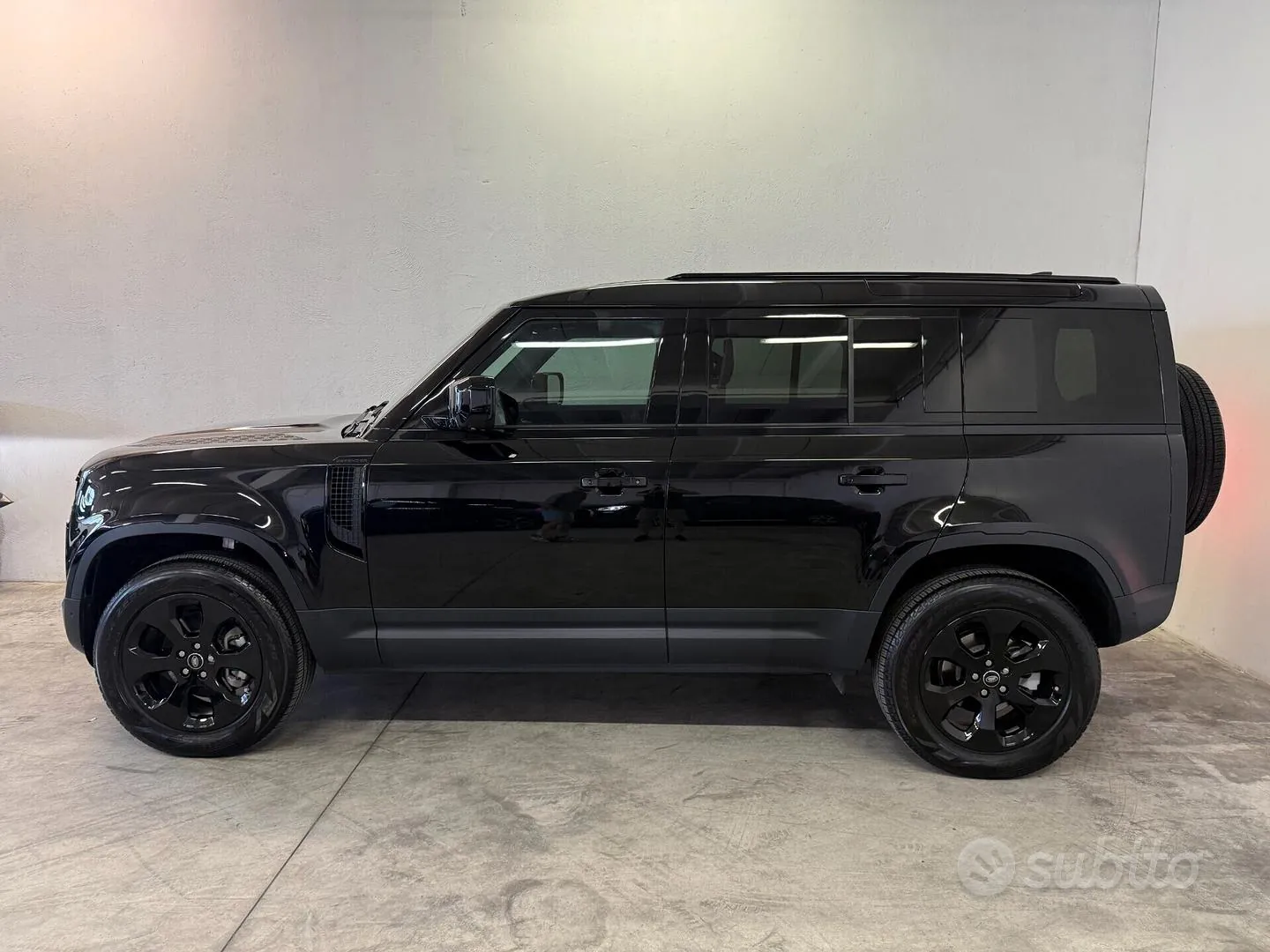 Land Rover Defender 2025 photo 2