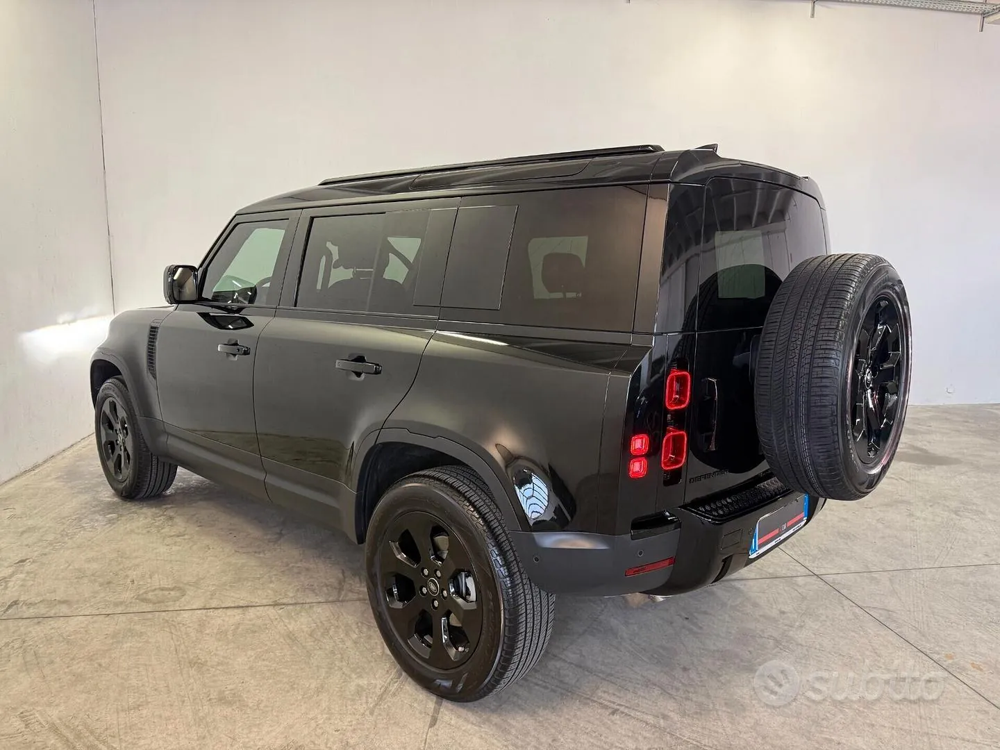 Land Rover Defender 2025 photo 3