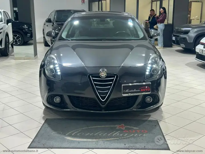 Alfa Romeo Giulietta 2015 photo 2