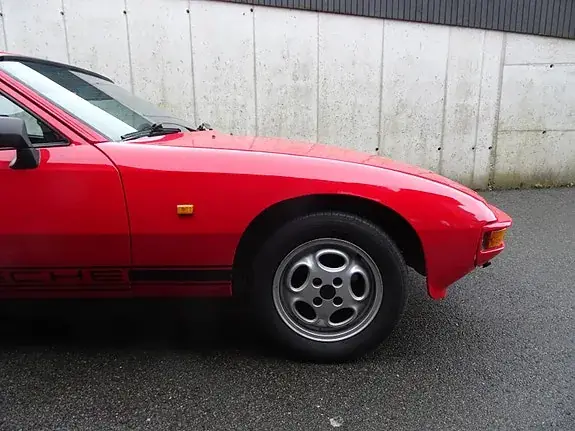 Porsche 924 1981 photo 4