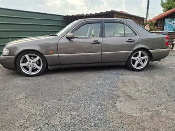 Mercedes-Benz C180