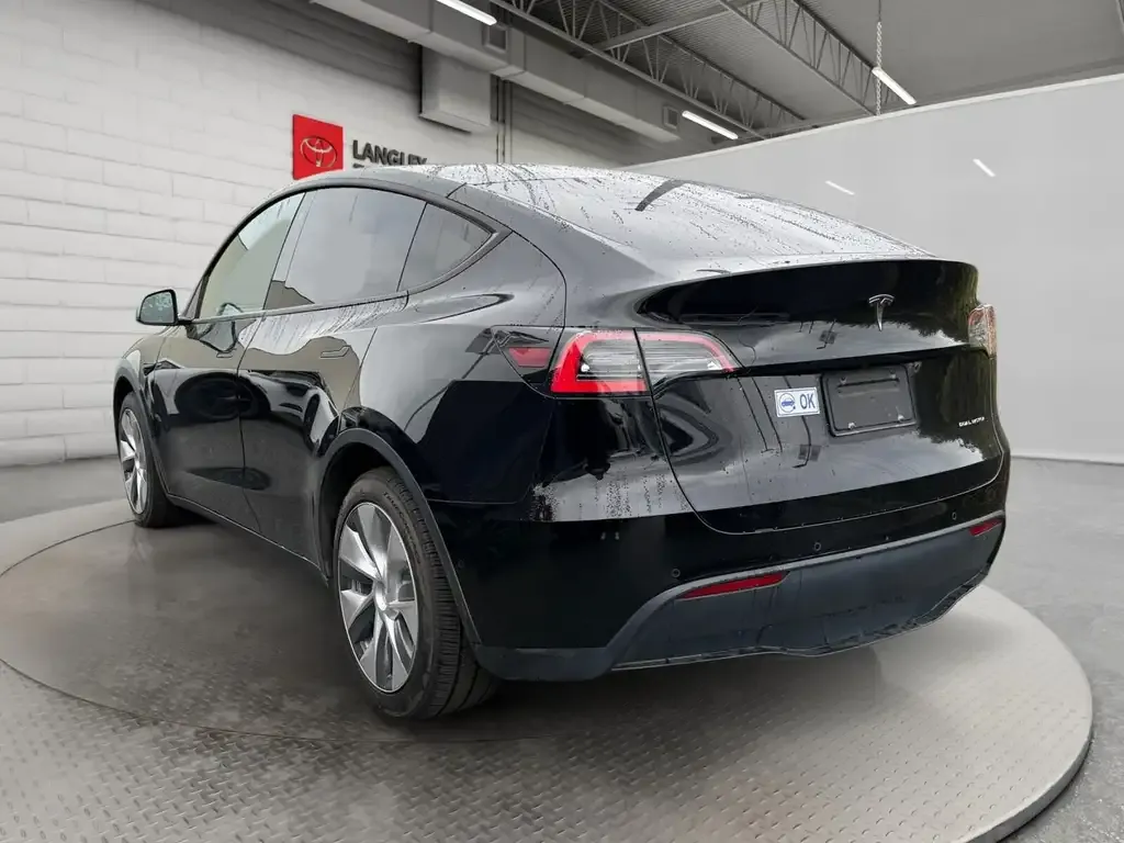 Tesla Model Y 2020 photo 2