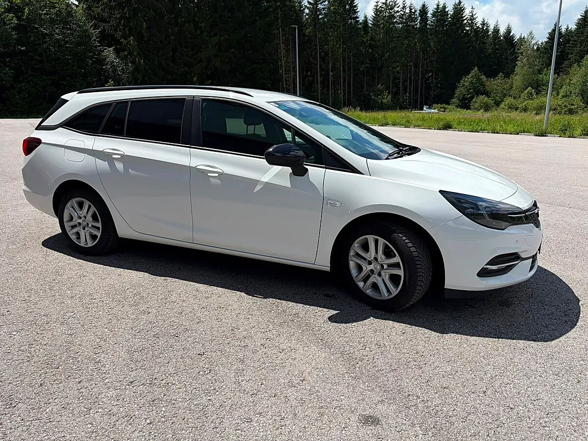 Opel Astra 2022 photo 3