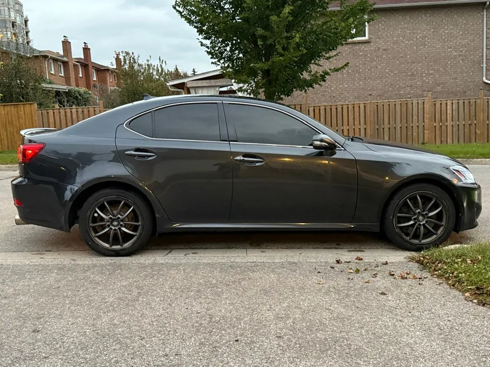 Lexus Is350