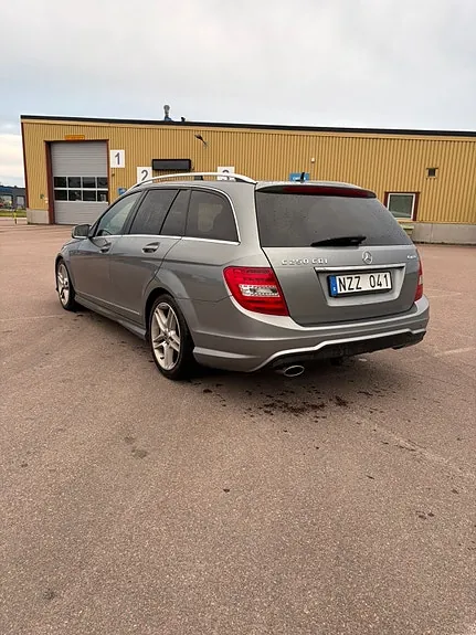 Mercedes-Benz C250 2013 photo 4