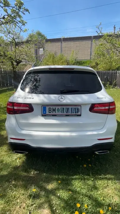 Mercedes-Benz Glc 2016 photo 2