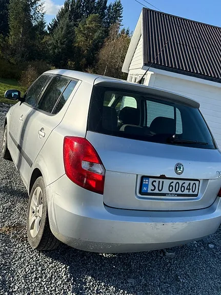 Skoda Fabia 2008 photo 3