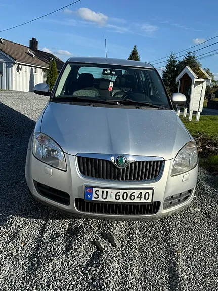 Skoda Fabia 2008 photo 2