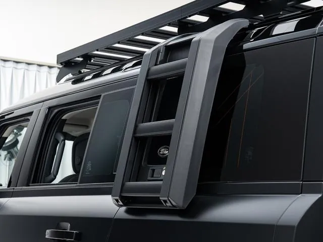 Land Rover Defender 110X - Dynamic Hse D300 2024 photo 3
