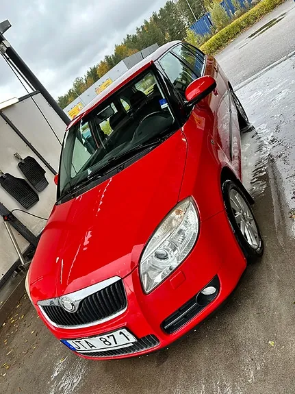 Skoda Fabia 2009 photo 2
