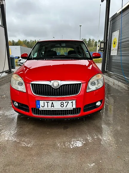 Skoda Fabia 2009 photo 4