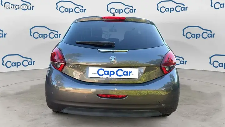 Peugeot 208 2018 photo 3