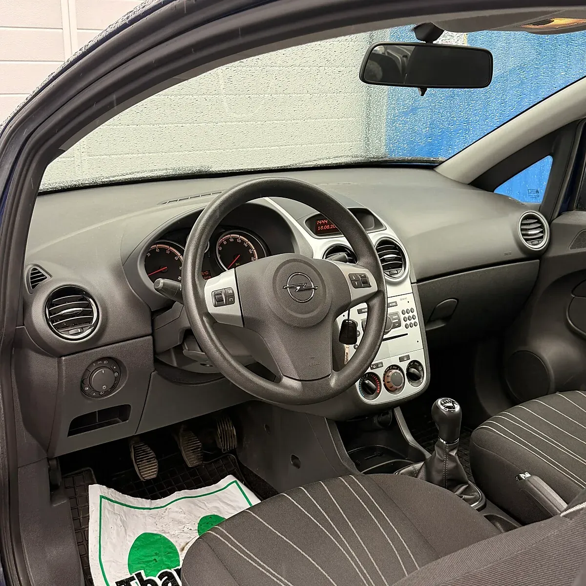 Opel Corsa 2009 photo 3