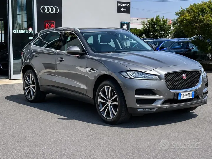 Jaguar F-Pace 2018 photo 3