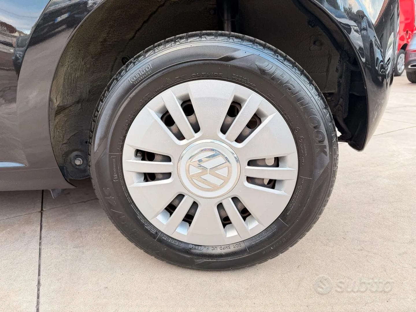 Volkswagen Up 2015 photo 2
