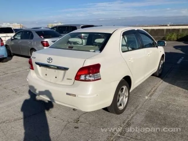Toyota Belta 2007 photo 4