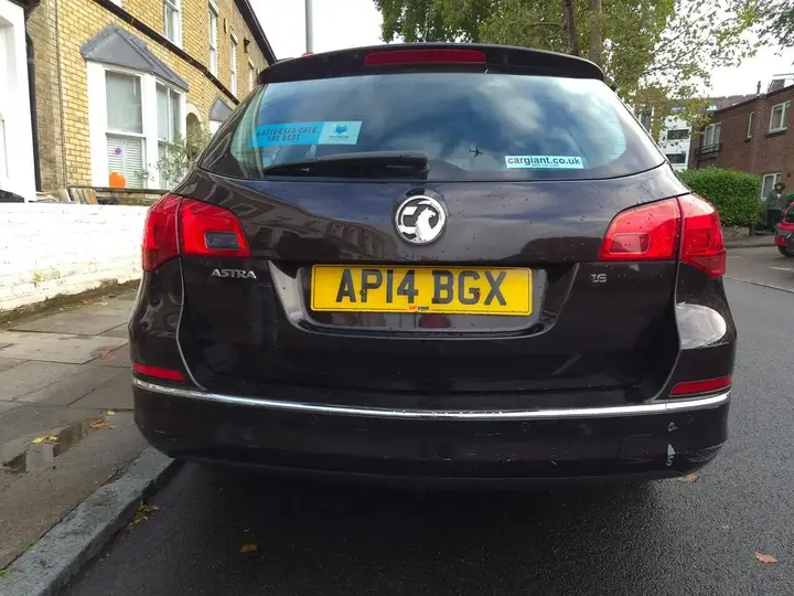 Vauxhall Astra 2014 photo 3