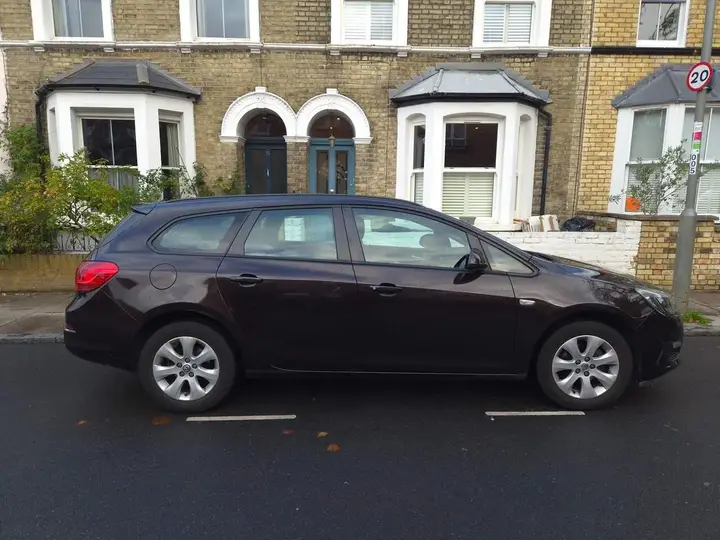 Vauxhall Astra 2014 photo 5