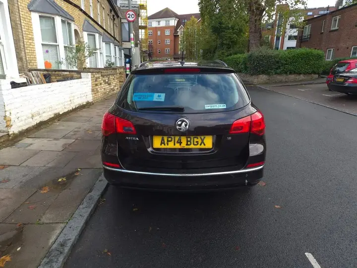 Vauxhall Astra 2014 photo 4