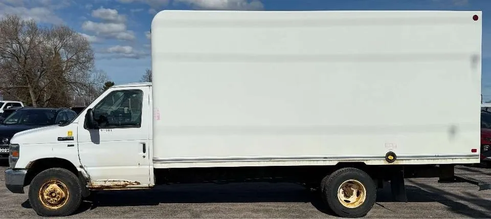 Ford E-450 2016 photo 3